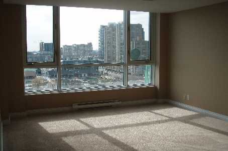 211 Queens Quay W #1105