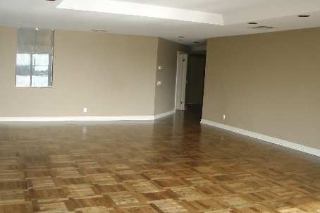 211 Queens Quay W #1105