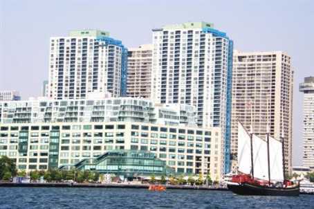 211 Queens Quay W #1105