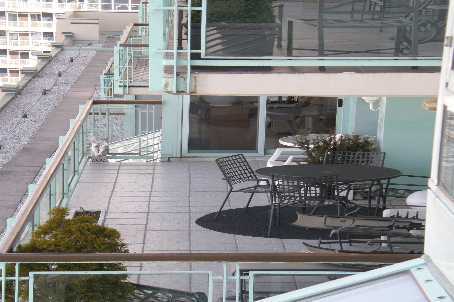 211 Queens Quay W #1105