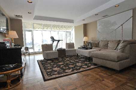 211 Queens Quay W #1105