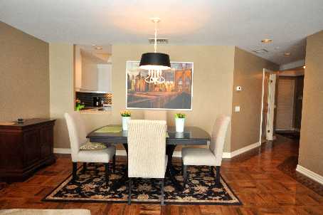 211 Queens Quay W #1105