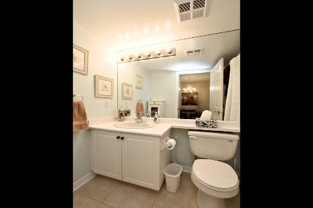 451 Rosewell Ave, #404