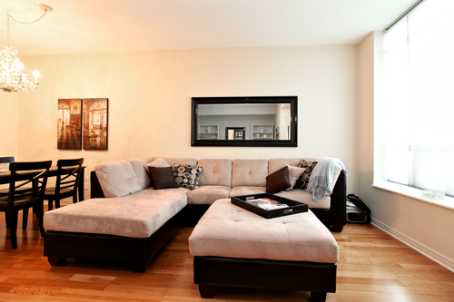 451 Rosewell Ave, #404