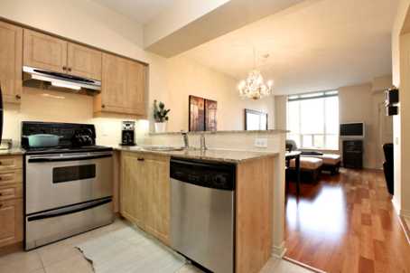 451 Rosewell Ave, #404