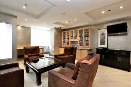 451 Rosewell Ave, #404