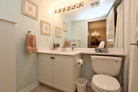 451 Rosewell Ave, #404