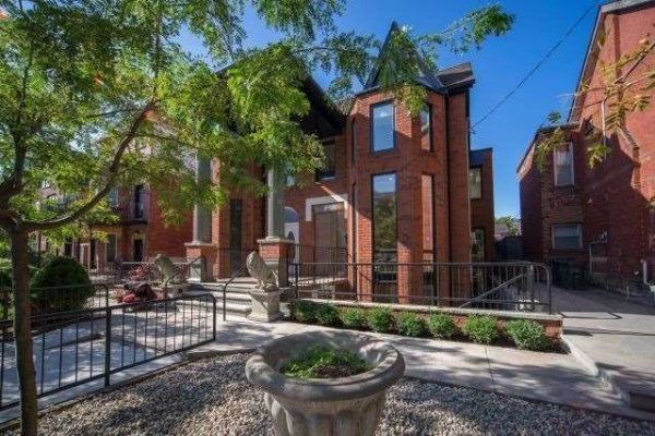 392 Manning Ave, Toronto