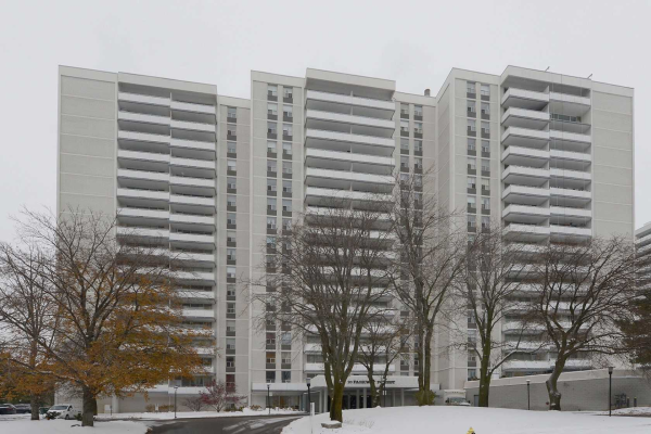 10 Parkway Forest Dr, Toronto