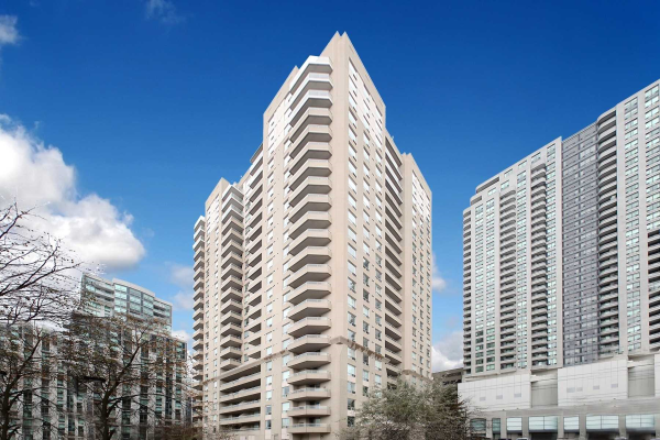 18 Hillcrest Ave, Toronto