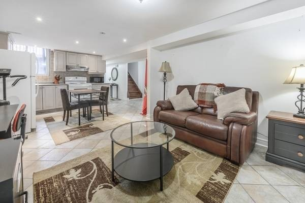 83 Bellwoods Ave, Toronto