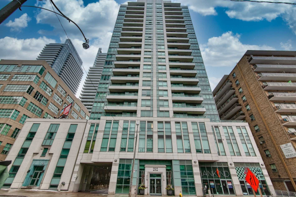 212 Eglinton Ave E, Toronto
