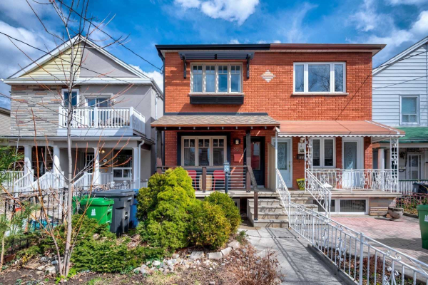 397 Crawford St, Toronto
