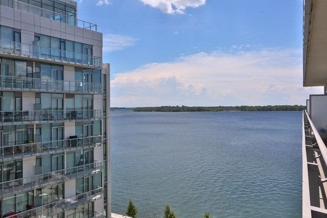 29 Queens Quay E #918