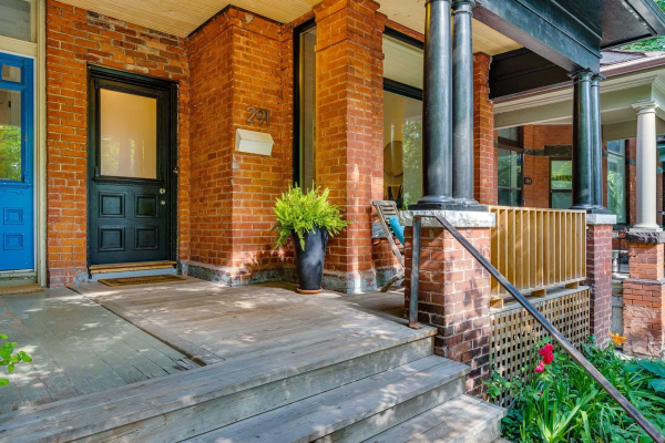291 Crawford St, Toronto