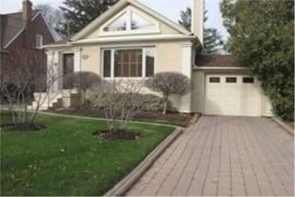 266 Lawrence Ave E, Toronto