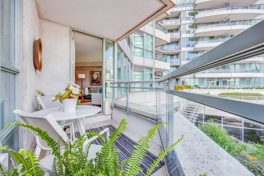 230 Queens Quay W #222