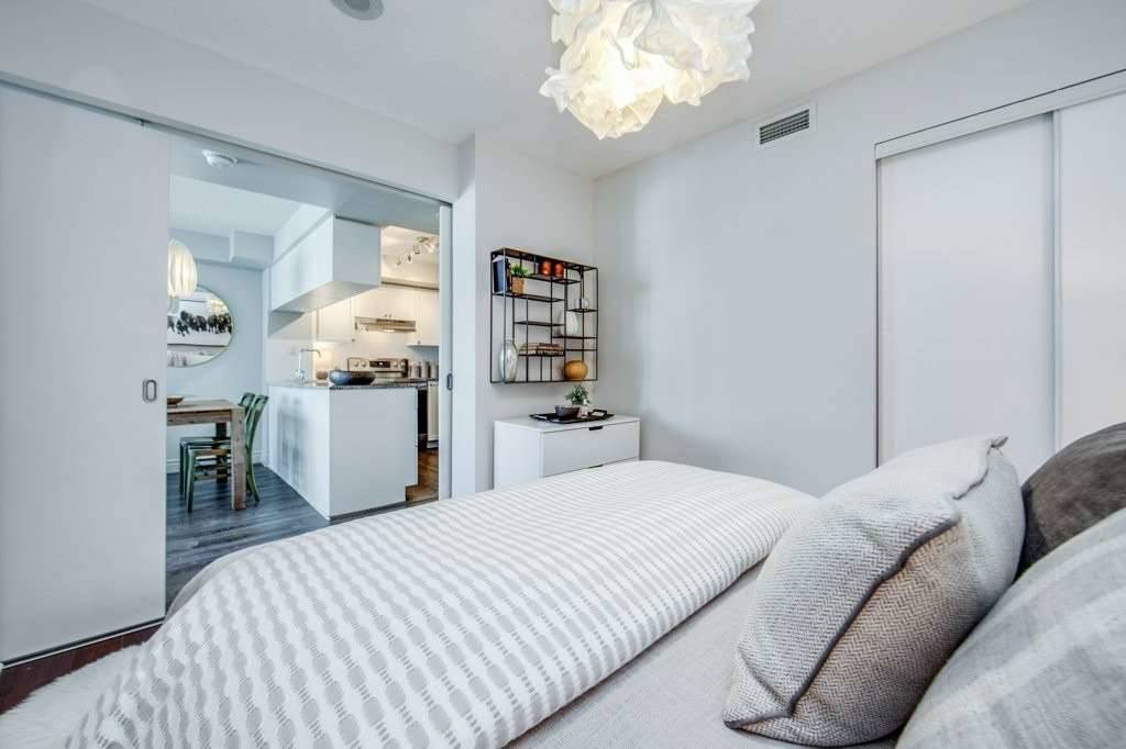 230 Queens Quay W #222