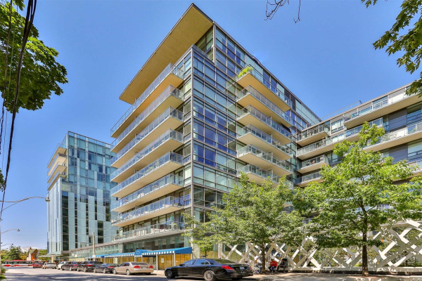 552 Wellington St W 552 Wellington St W