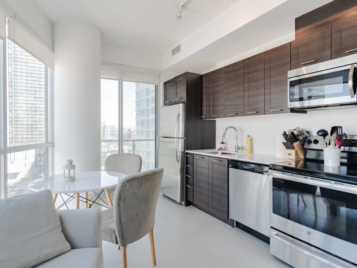 20 Bruyeres Mews, #1106