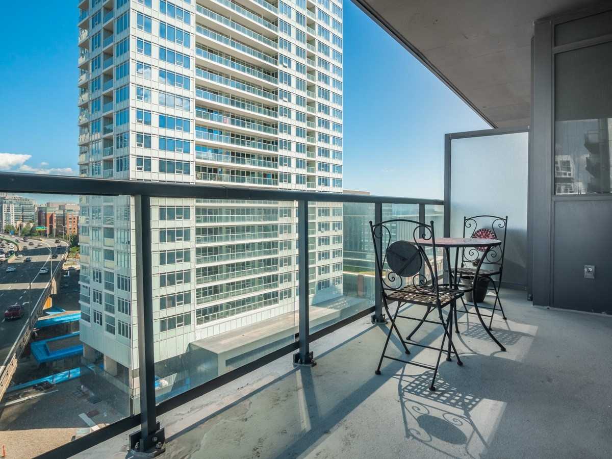 20 Bruyeres Mews, #1106