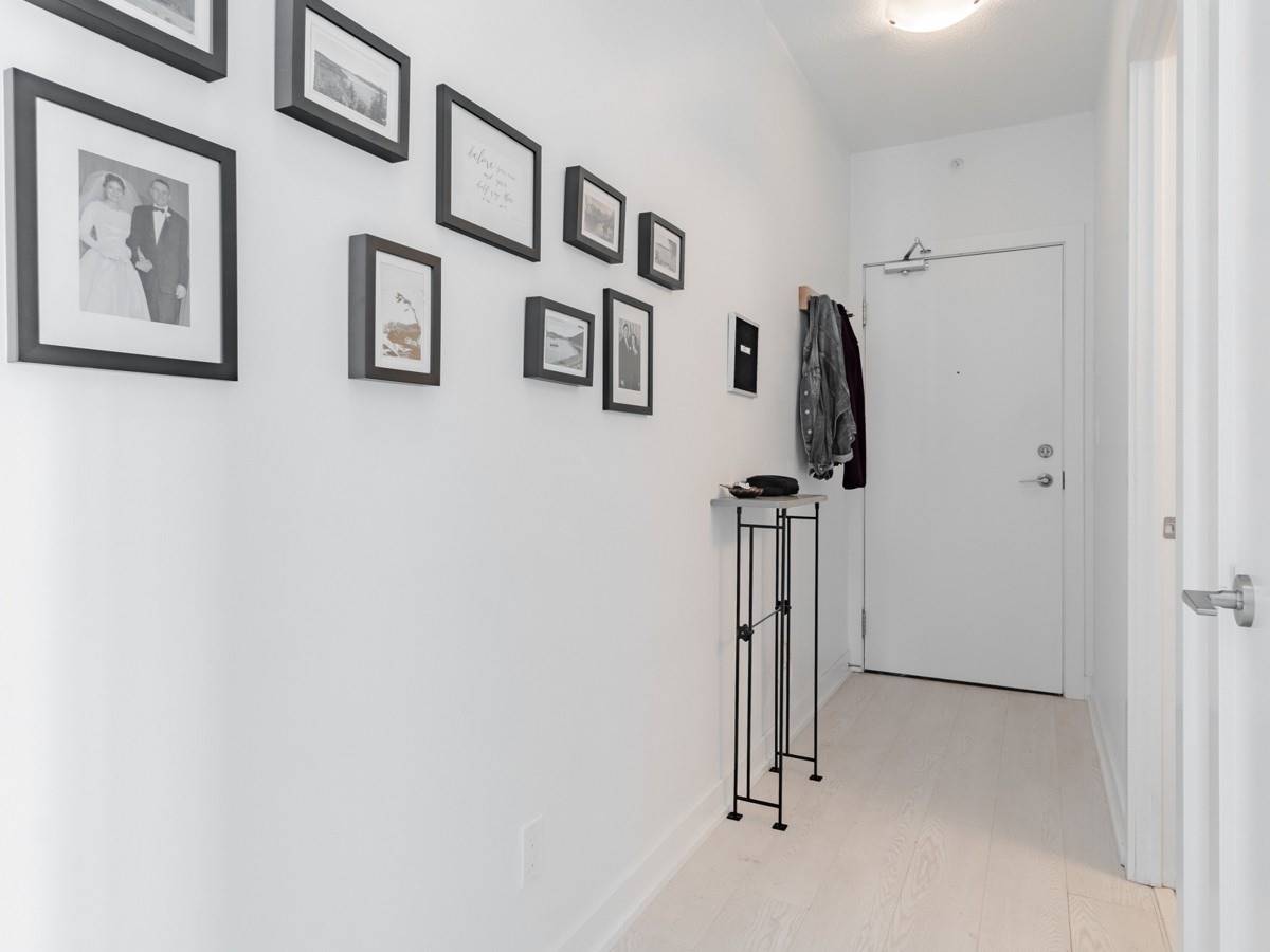 20 Bruyeres Mews, #1106