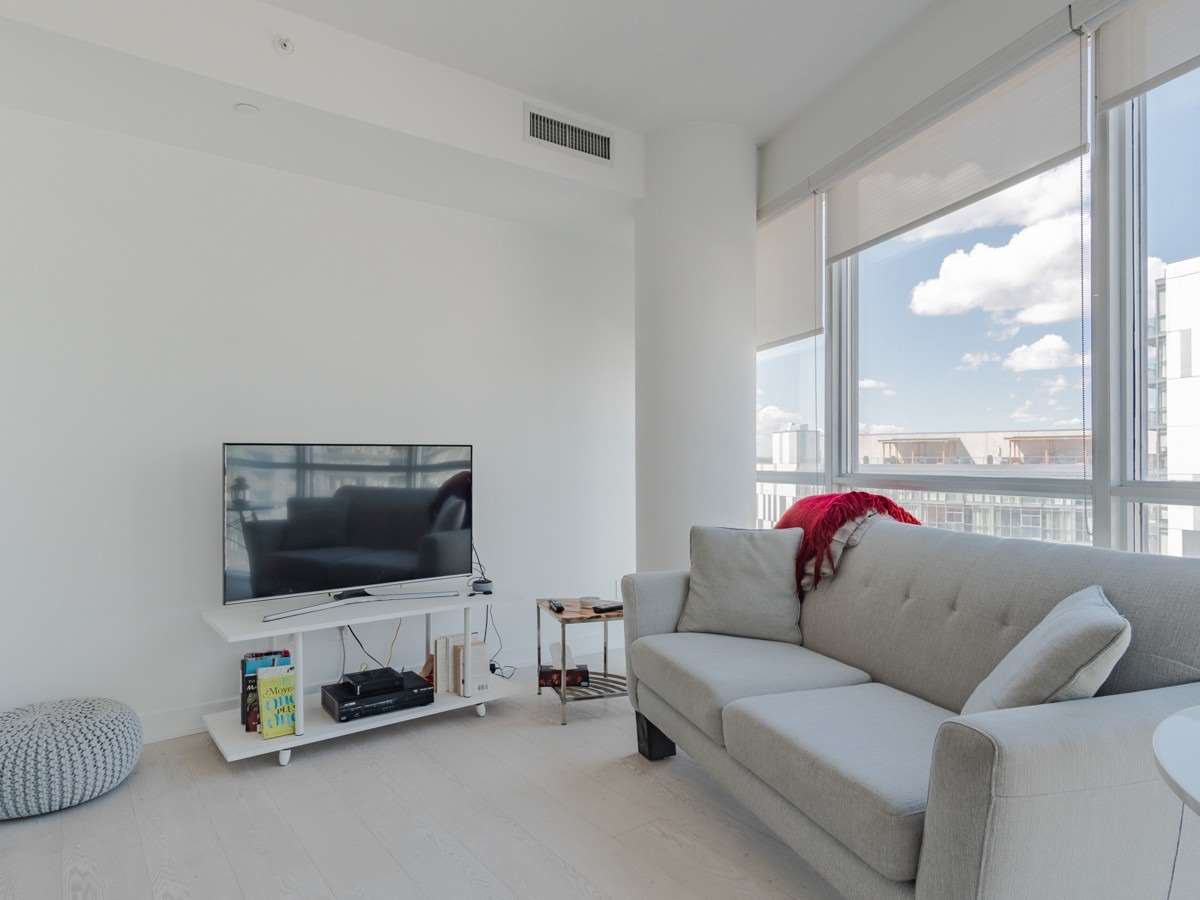 20 Bruyeres Mews, #1106