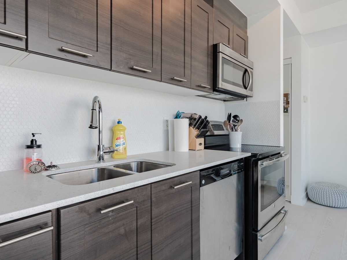 20 Bruyeres Mews, #1106