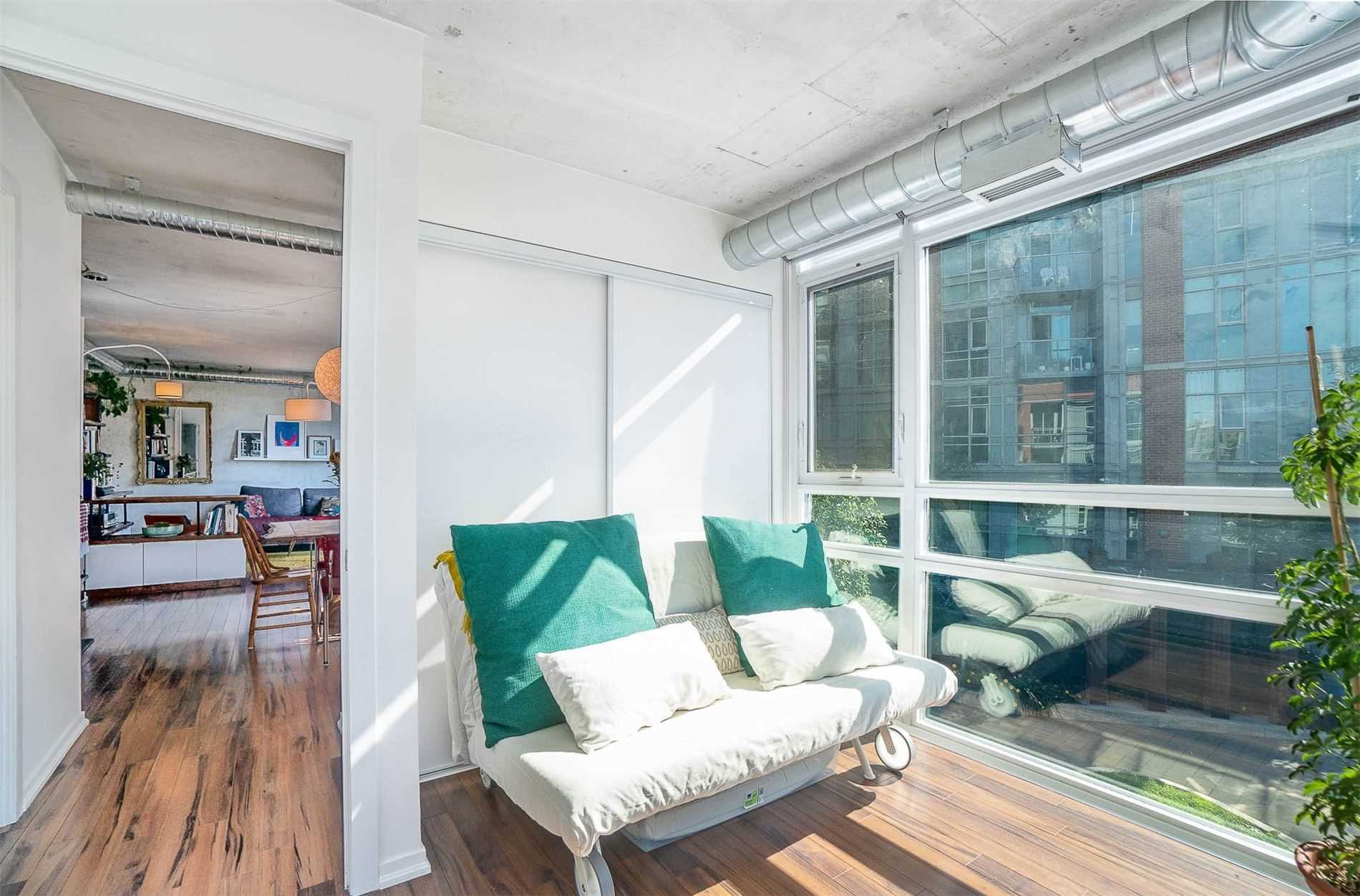 Sudbury St (MLS® C4912121) See this condo apartment for sale in