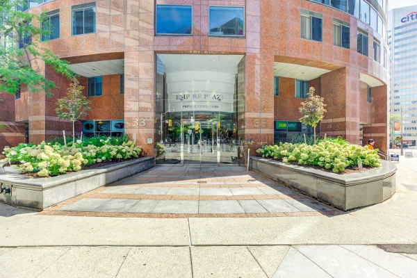 33 University Ave 33 University Ave