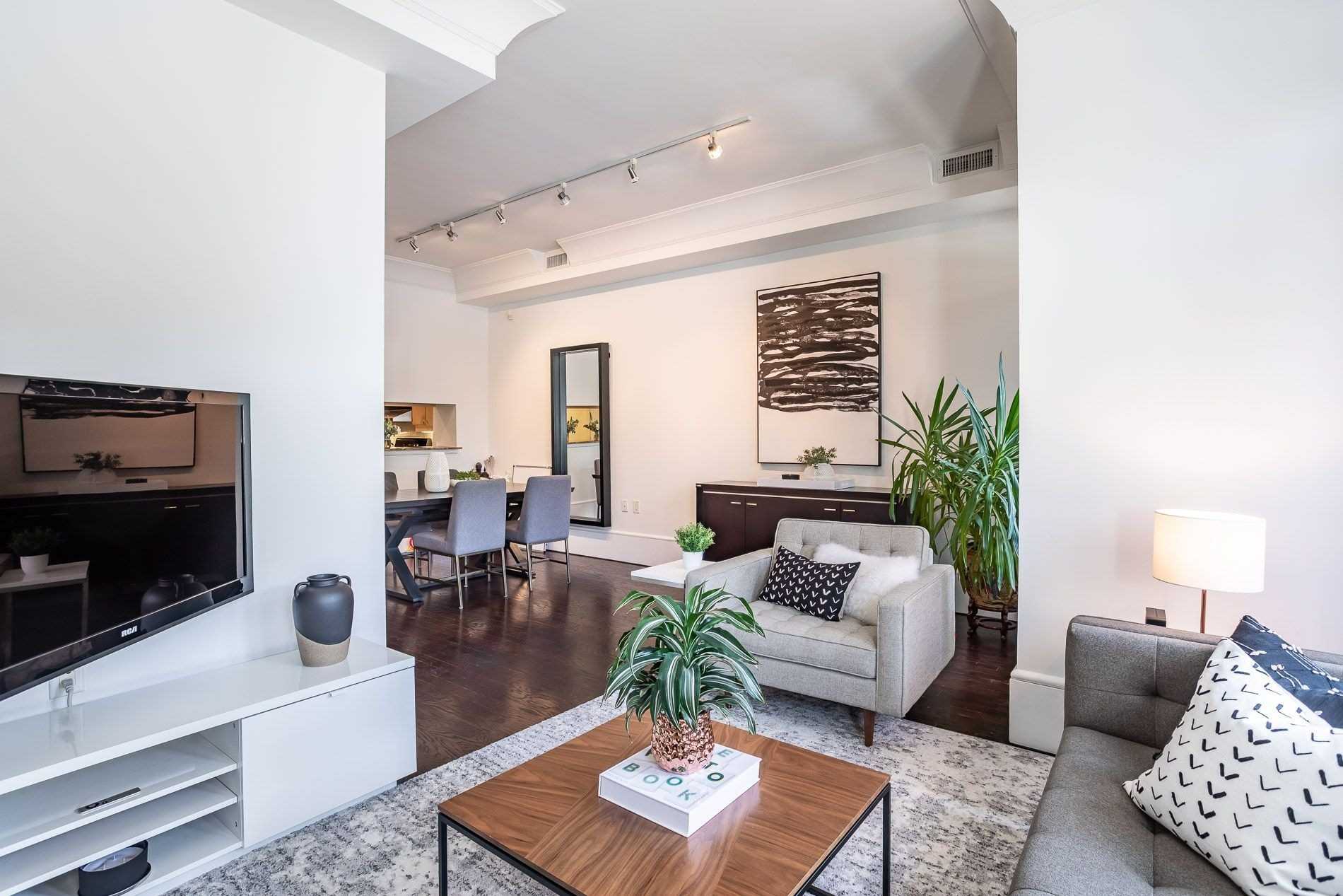 336 Davenport Rd, #201