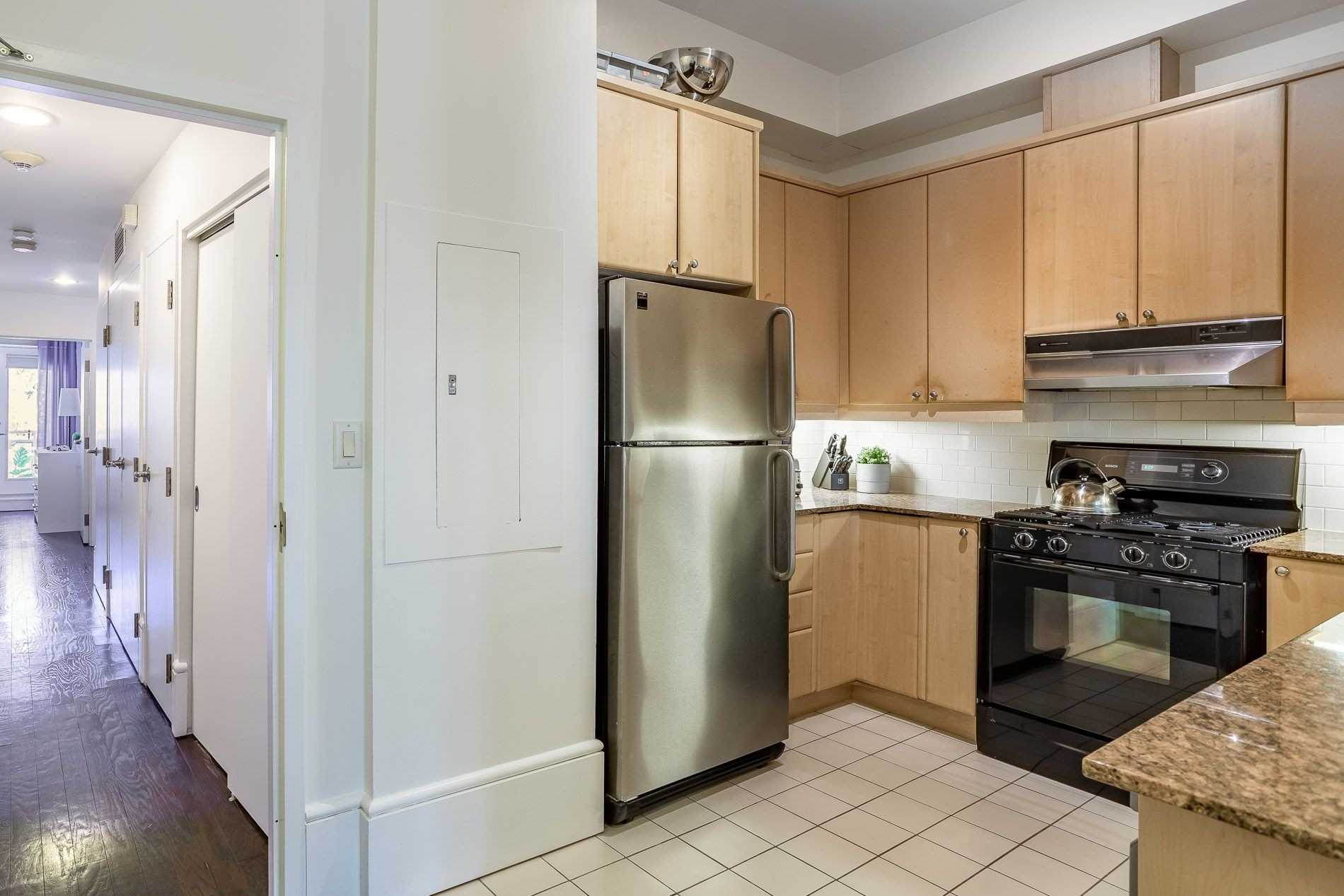 336 Davenport Rd, #201