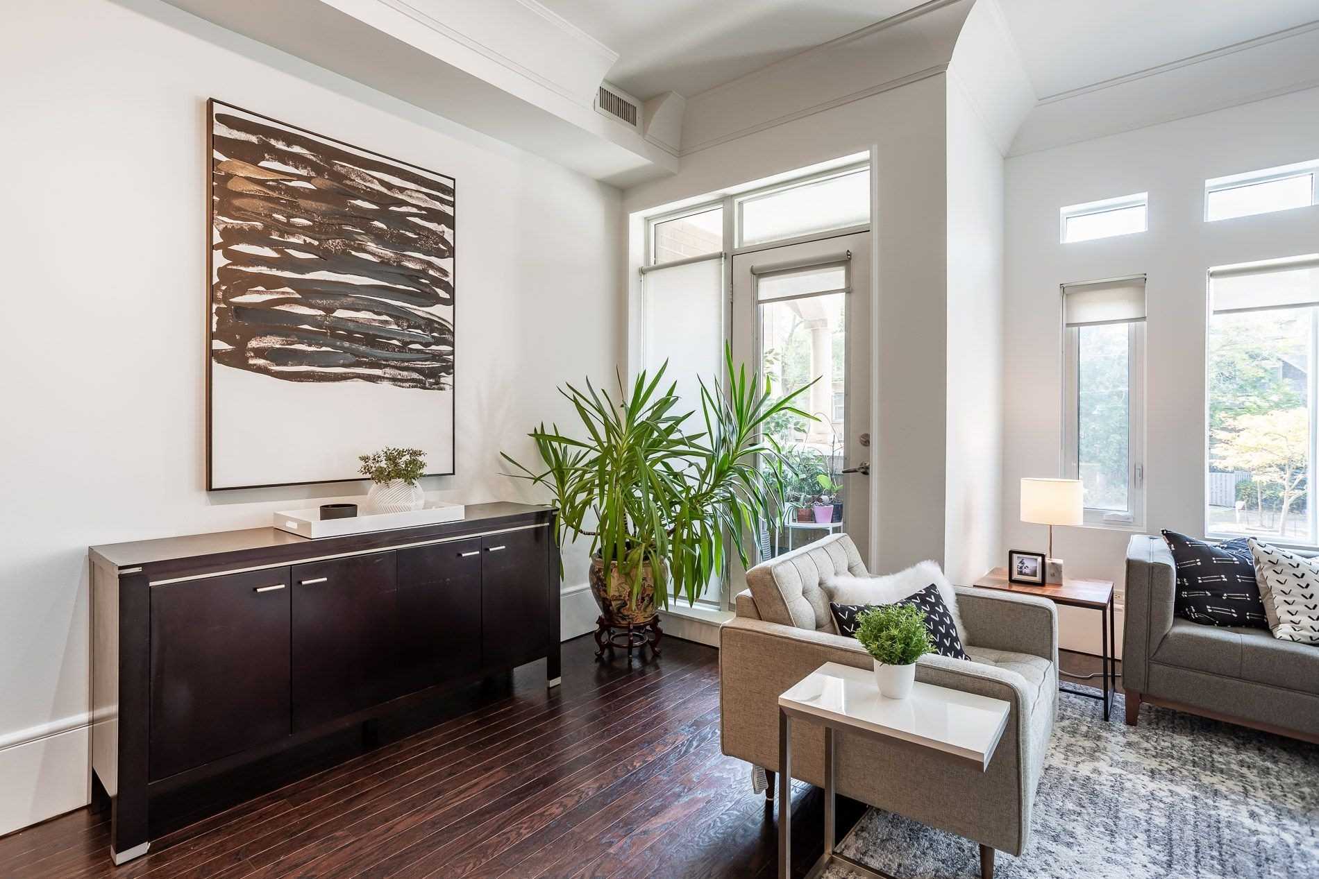 336 Davenport Rd, #201