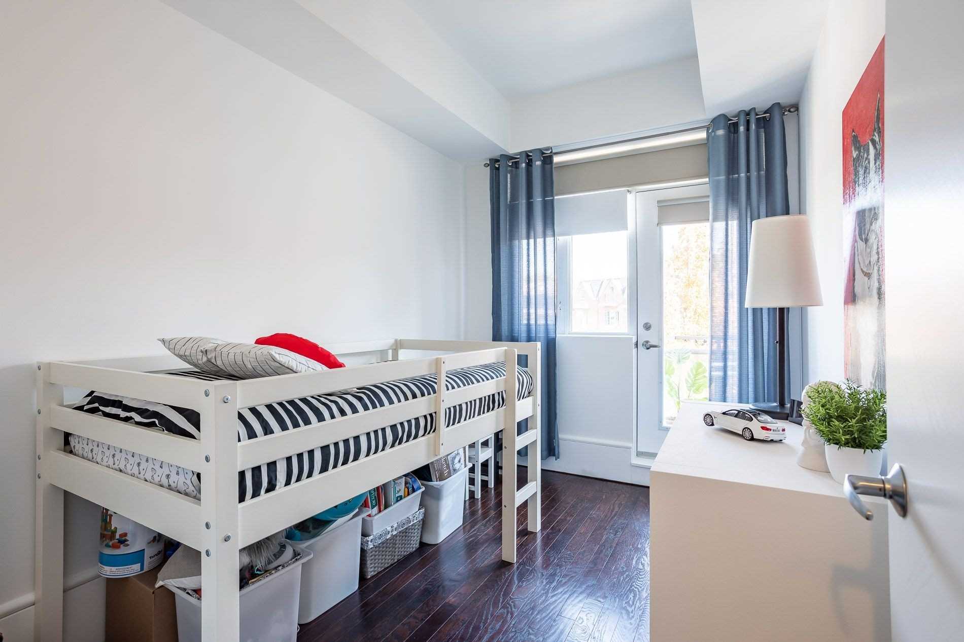 336 Davenport Rd, #201