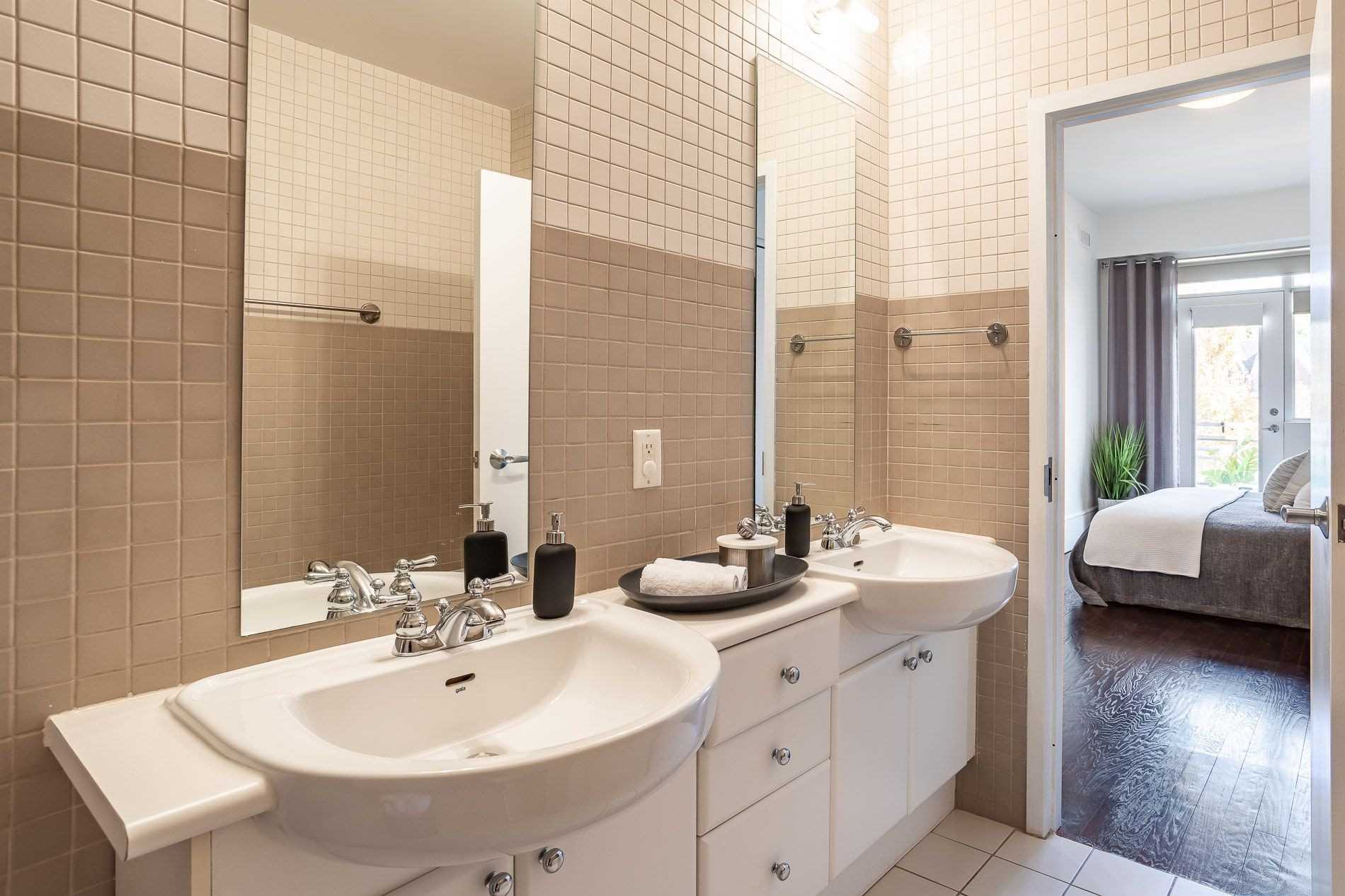 336 Davenport Rd, #201