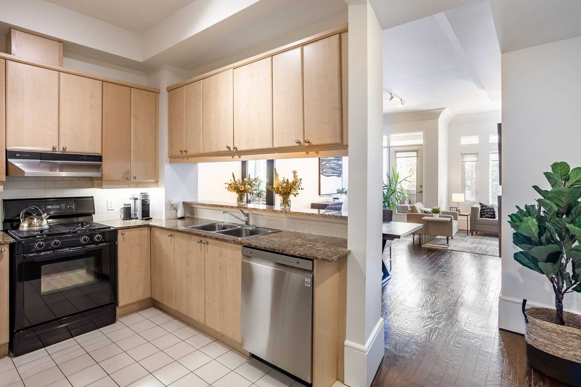 336 Davenport Rd, #201