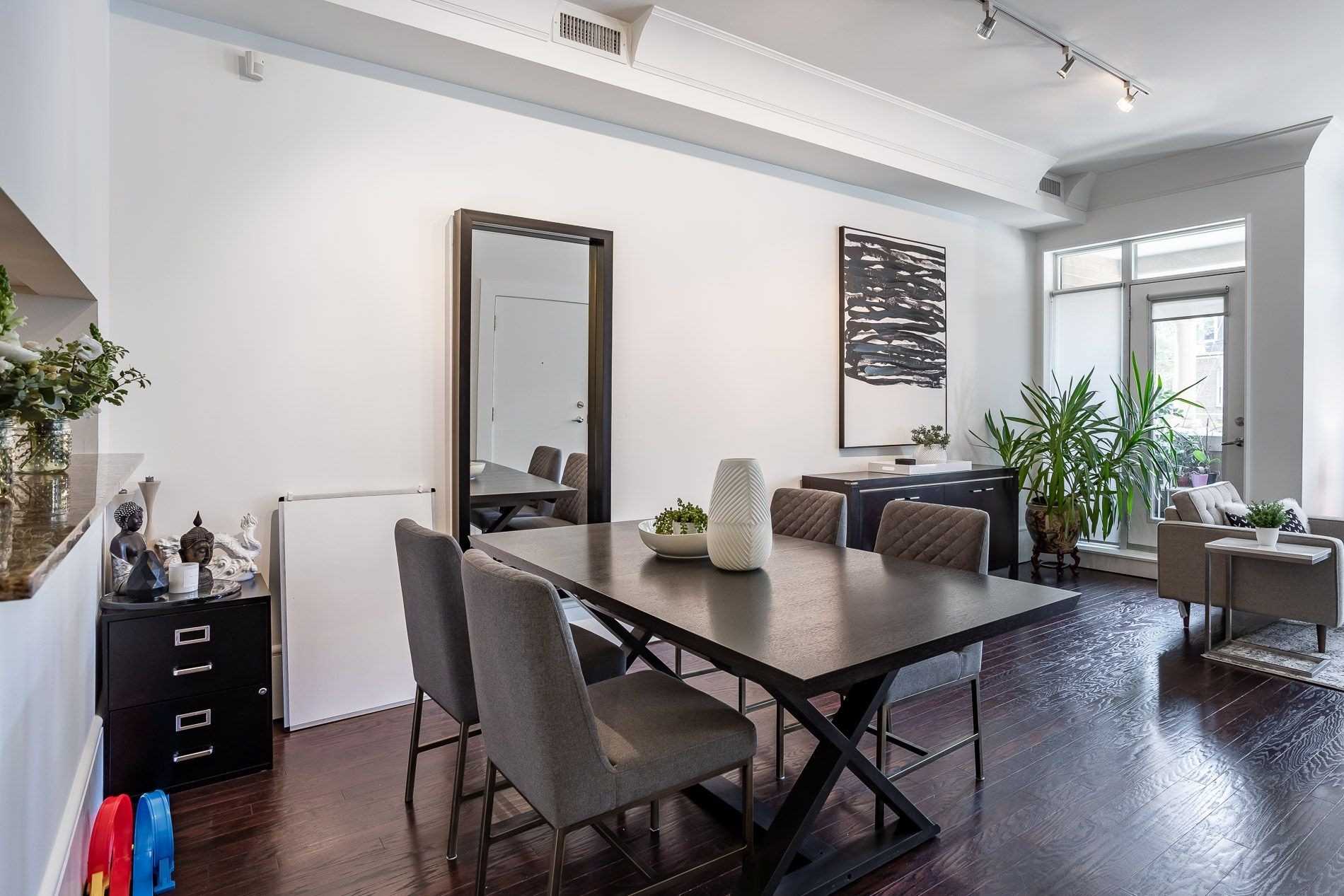 336 Davenport Rd, #201