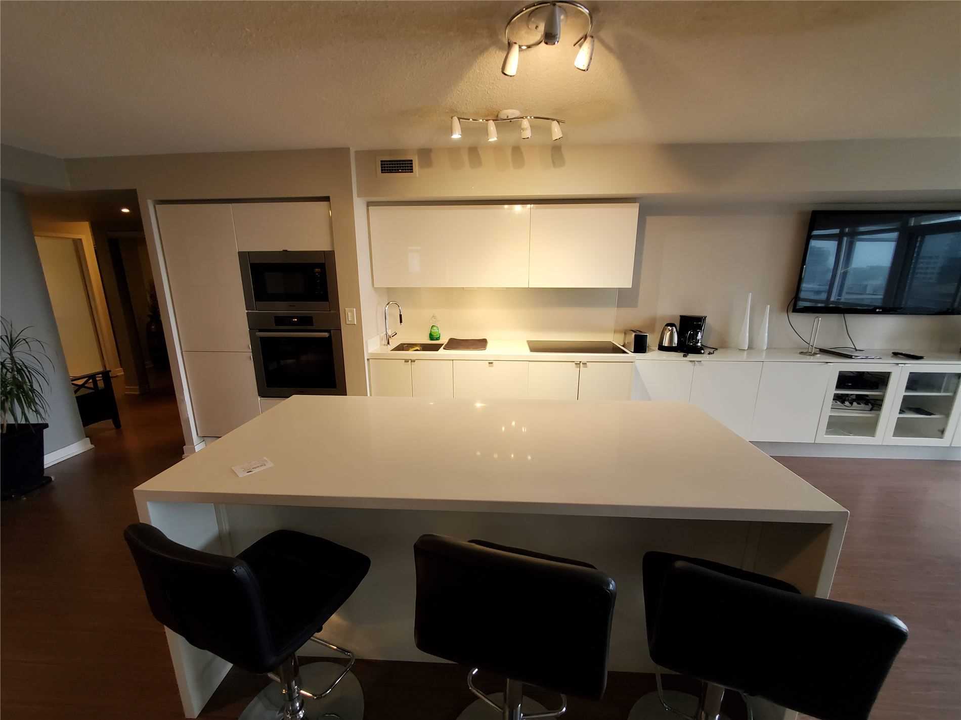 151 Dan Leckie Way #803