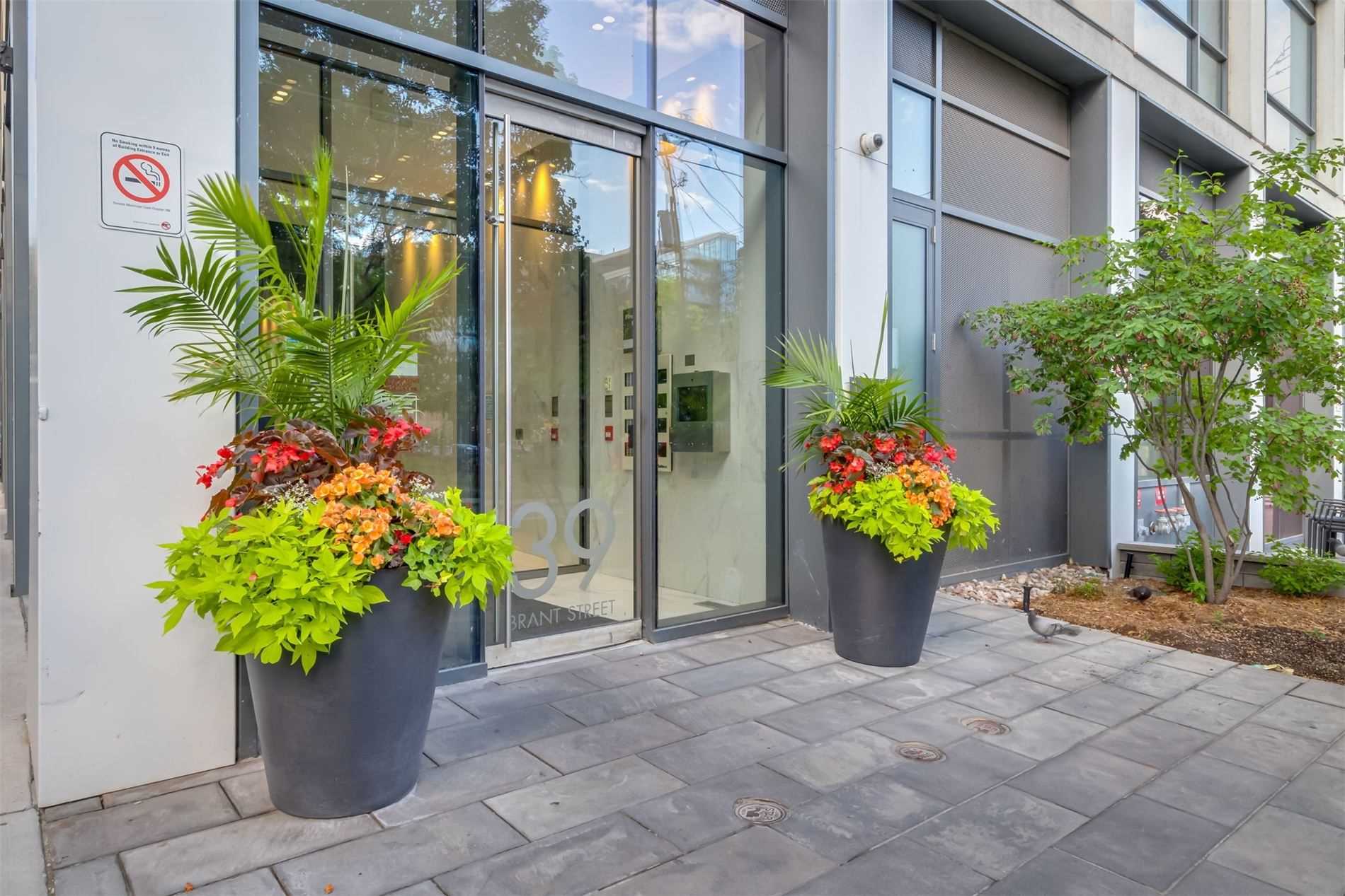 39 Brant St, #305