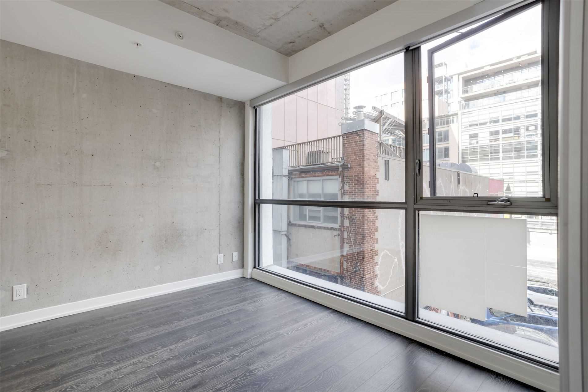 39 Brant St, #305