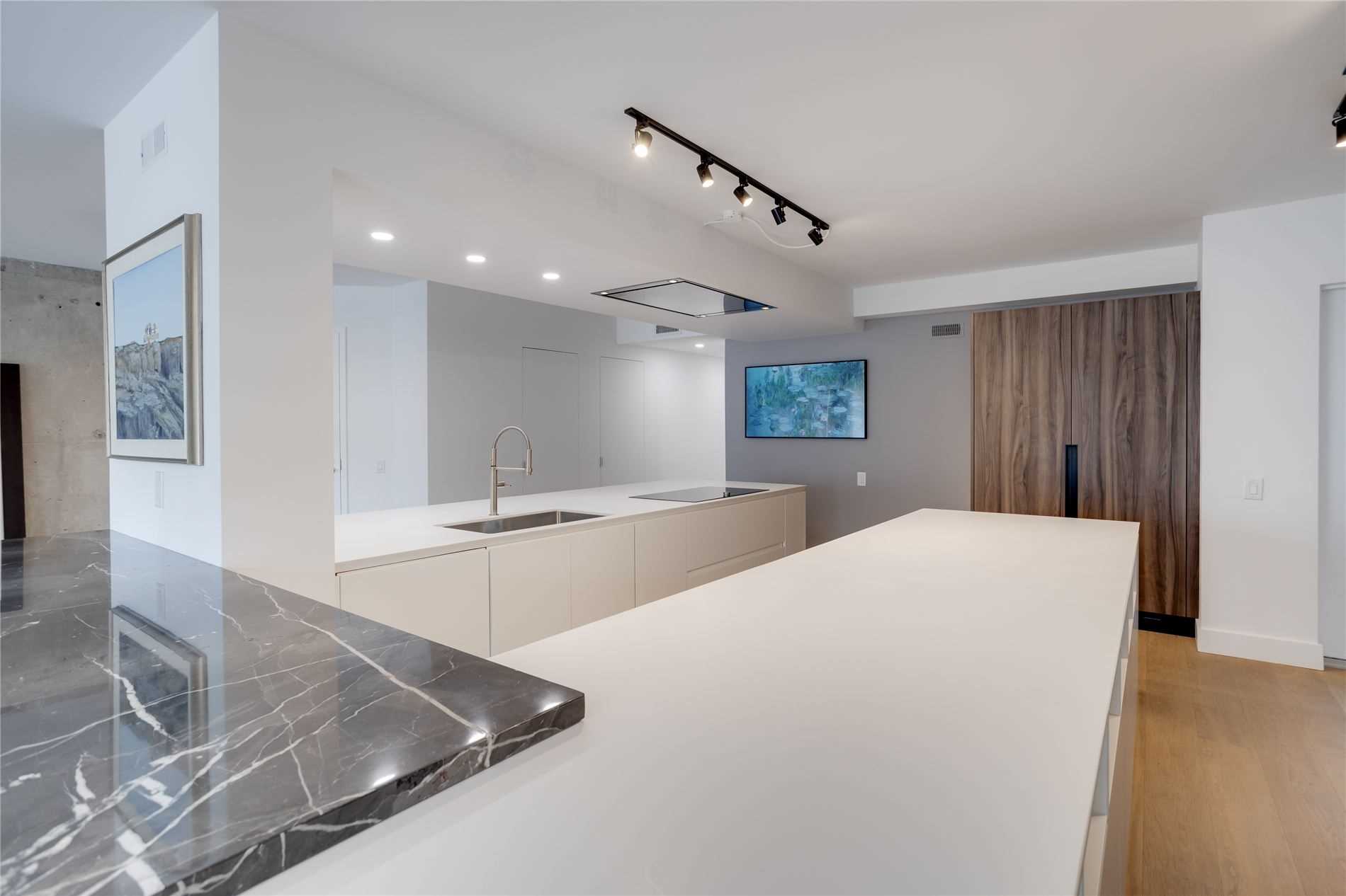 159 Frederick St, #902