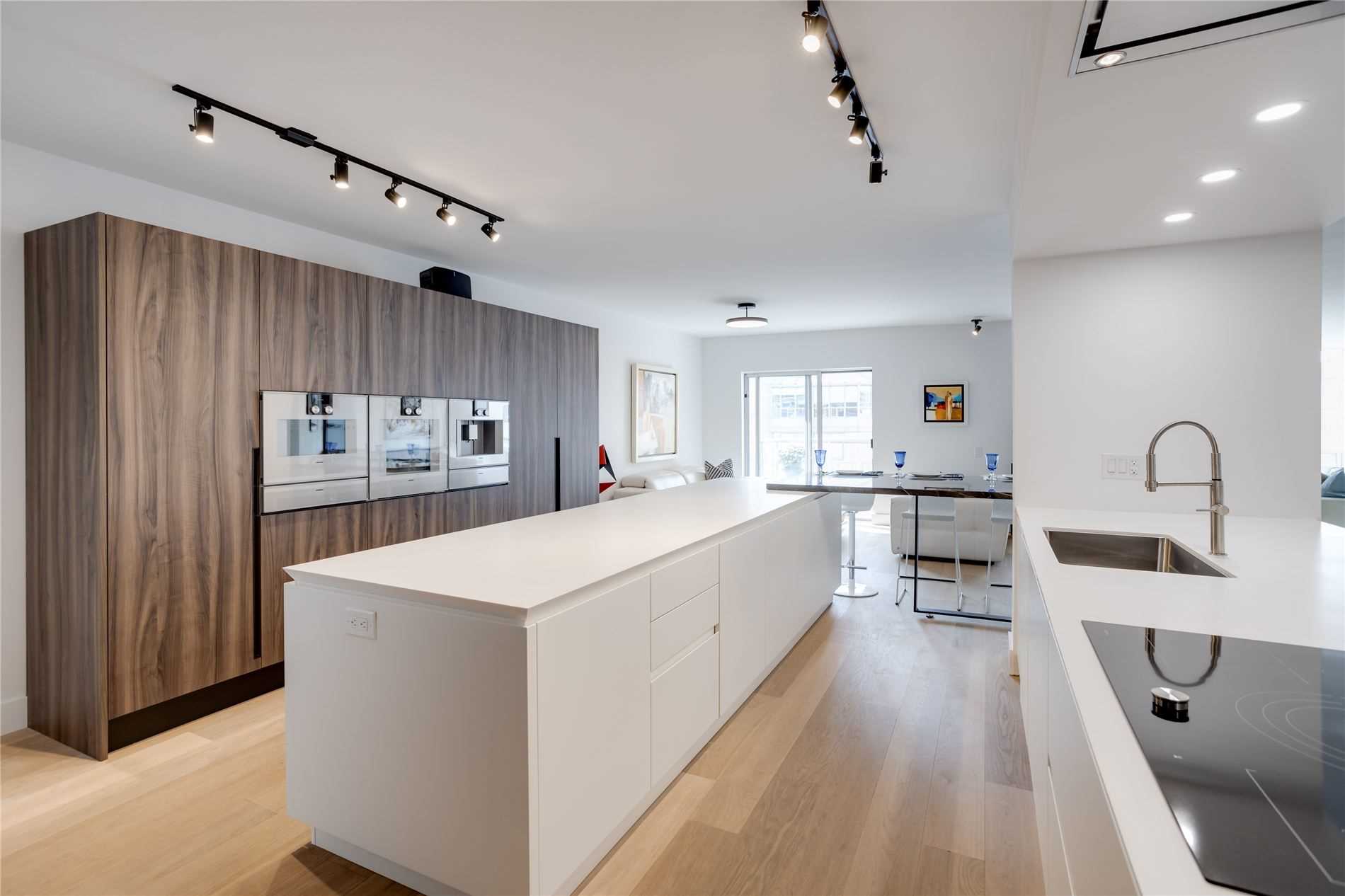 159 Frederick St, #902