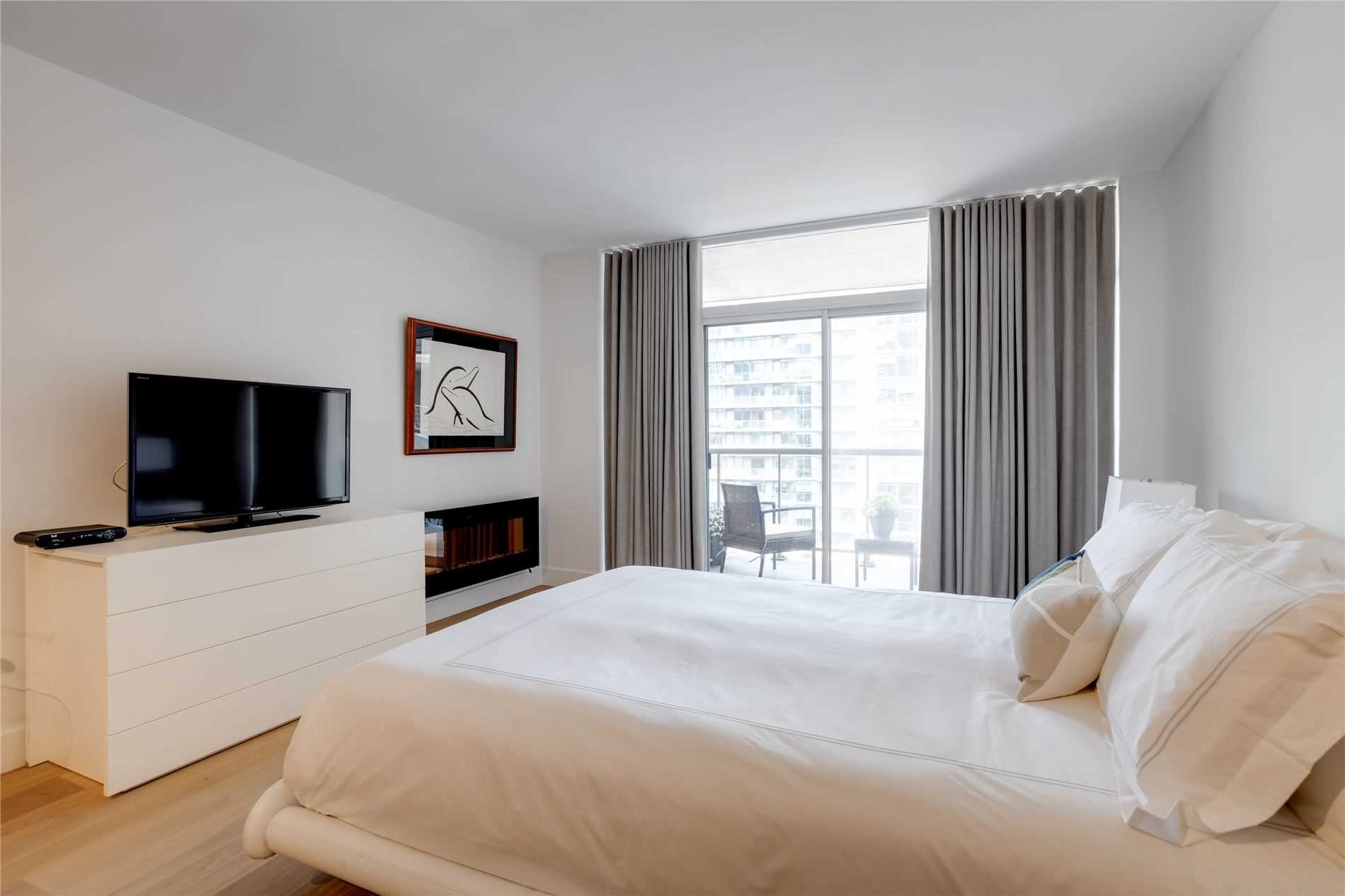 159 Frederick St, #902