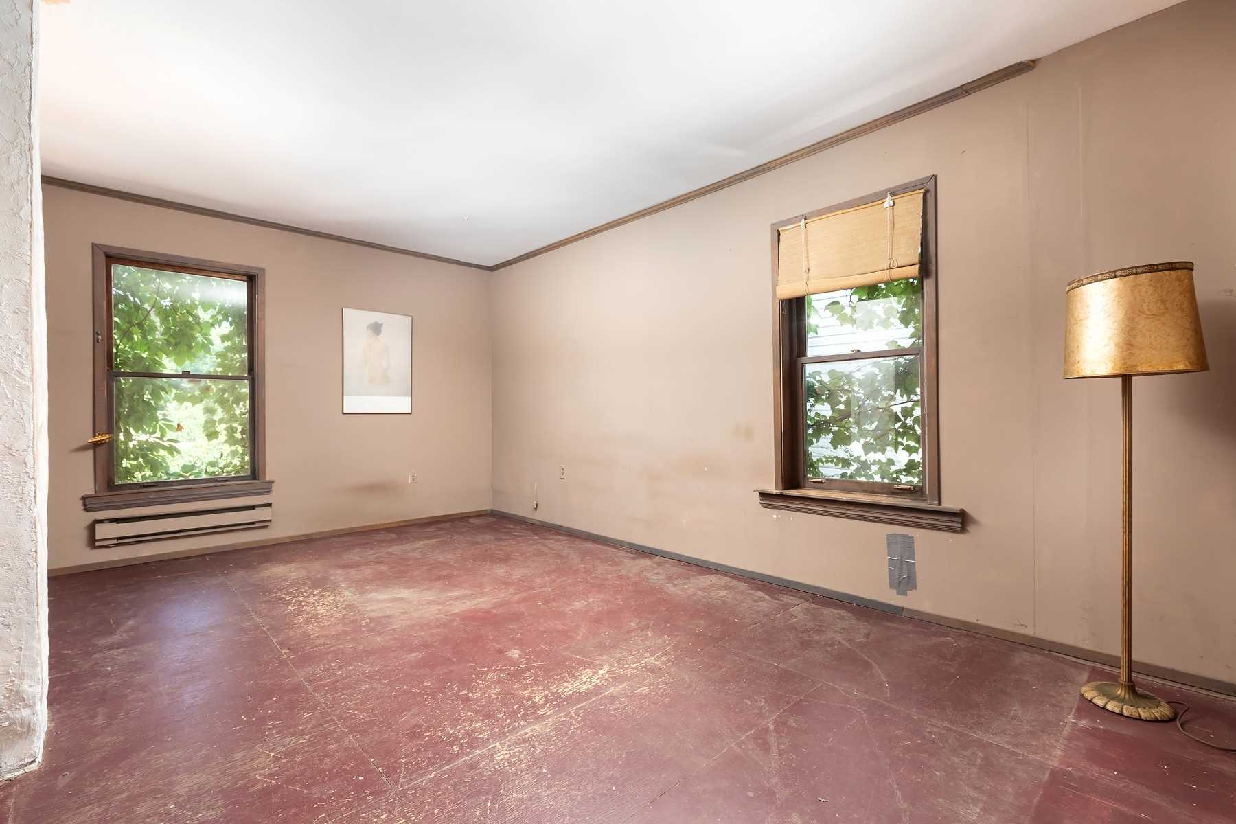 74 Shaftesbury Ave, (MLS® C4989878) See this townhouse for sale in