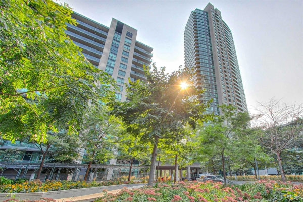 215 Fort York Blvd, Toronto