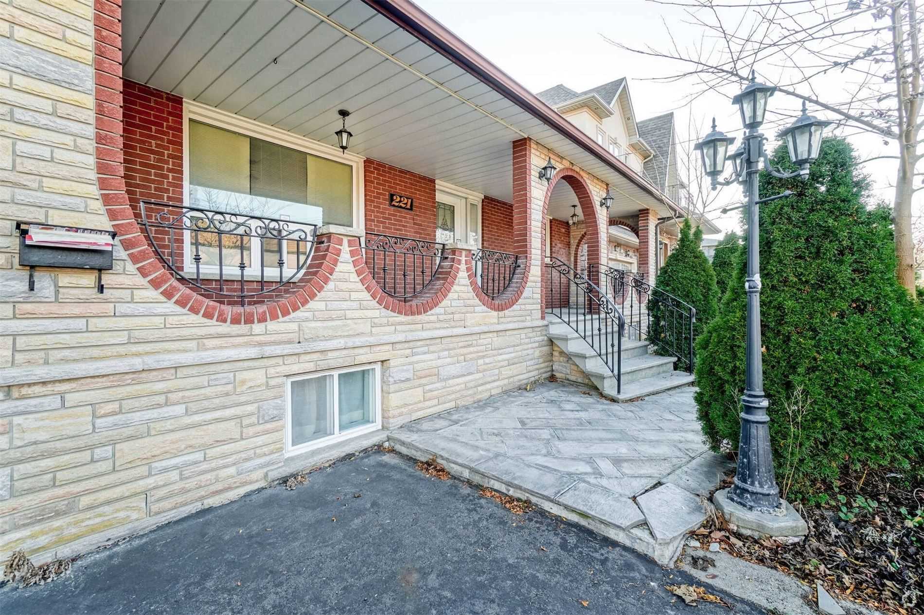 221 Reiner Rd