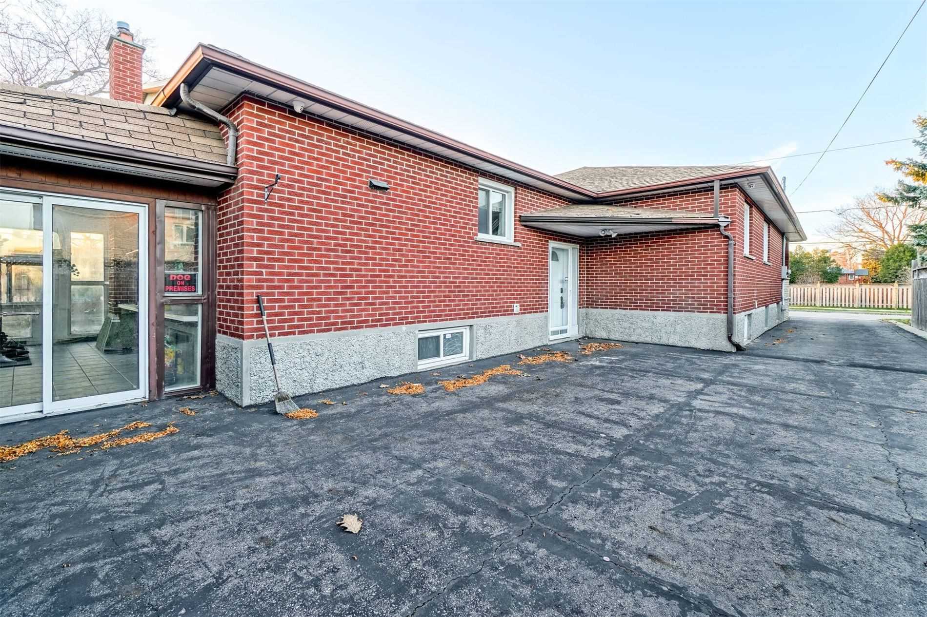 221 Reiner Rd