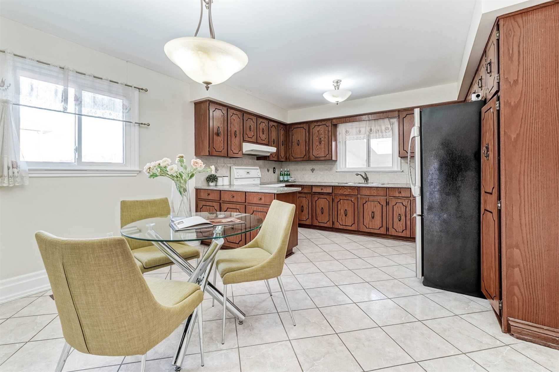 221 Reiner Rd