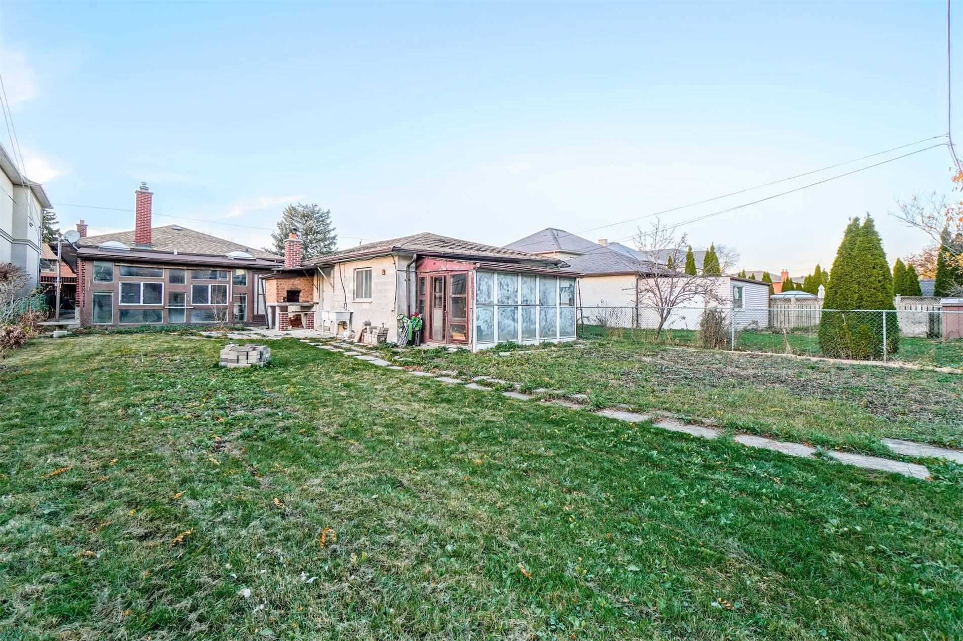 221 Reiner Rd