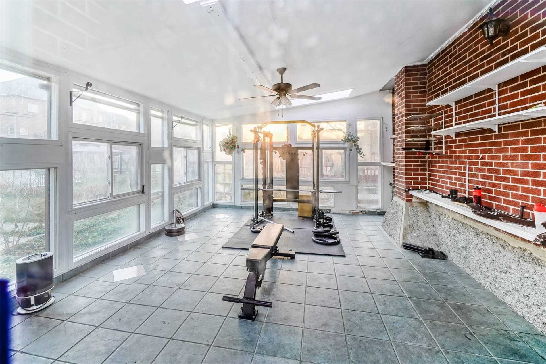 221 Reiner Rd